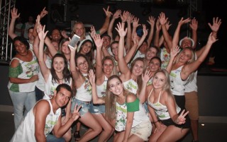 
<a style='margin-left: 5px;' class='btn btn-xs btn-social btn-facebook' href='https://www.facebook.com/sharer/sharer.php?u=https://www.galeramix.com.br/imagem/a58/800-800-90/conteudo/site_galerias/58/desenferruje-2018-57.jpg' rel='popup' data-width='500' data-height='400'><i class='fa fa-facebook'></i>Compartilhar <span class='hidden-xs'>no Facebook</span>
</a> 
<a class='btn btn-default btn-xs' target='_blank' href='imagem/a58/800-800-90/conteudo/site_galerias/58/desenferruje-2018-57.jpg'>
<span class='glyphicon glyphicon-cloud-download'></span> Salvar
</a>
