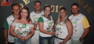 
<a style='margin-left: 5px;' class='btn btn-xs btn-social btn-facebook' href='https://www.facebook.com/sharer/sharer.php?u=https://www.galeramix.com.br/imagem/a58/800-800-90/conteudo/site_galerias/58/desenferruje-2018-59.jpg' rel='popup' data-width='500' data-height='400'><i class='fa fa-facebook'></i>Compartilhar <span class='hidden-xs'>no Facebook</span>
</a> 
<a class='btn btn-default btn-xs' target='_blank' href='imagem/a58/800-800-90/conteudo/site_galerias/58/desenferruje-2018-59.jpg'>
<span class='glyphicon glyphicon-cloud-download'></span> Salvar
</a>
