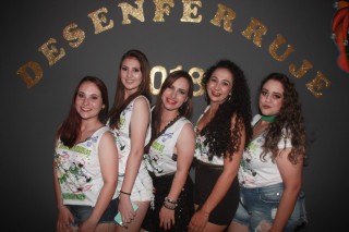 
<a style='margin-left: 5px;' class='btn btn-xs btn-social btn-facebook' href='https://www.facebook.com/sharer/sharer.php?u=https://www.galeramix.com.br/imagem/a58/800-800-90/conteudo/site_galerias/58/desenferruje-2018-65.jpg' rel='popup' data-width='500' data-height='400'><i class='fa fa-facebook'></i>Compartilhar <span class='hidden-xs'>no Facebook</span>
</a> 
<a class='btn btn-default btn-xs' target='_blank' href='imagem/a58/800-800-90/conteudo/site_galerias/58/desenferruje-2018-65.jpg'>
<span class='glyphicon glyphicon-cloud-download'></span> Salvar
</a>
