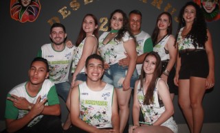 
<a style='margin-left: 5px;' class='btn btn-xs btn-social btn-facebook' href='https://www.facebook.com/sharer/sharer.php?u=https://www.galeramix.com.br/imagem/a58/800-800-90/conteudo/site_galerias/58/desenferruje-2018-66.jpg' rel='popup' data-width='500' data-height='400'><i class='fa fa-facebook'></i>Compartilhar <span class='hidden-xs'>no Facebook</span>
</a> 
<a class='btn btn-default btn-xs' target='_blank' href='imagem/a58/800-800-90/conteudo/site_galerias/58/desenferruje-2018-66.jpg'>
<span class='glyphicon glyphicon-cloud-download'></span> Salvar
</a>
