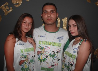 
<a style='margin-left: 5px;' class='btn btn-xs btn-social btn-facebook' href='https://www.facebook.com/sharer/sharer.php?u=https://www.galeramix.com.br/imagem/a58/800-800-90/conteudo/site_galerias/58/desenferruje-2018-67.jpg' rel='popup' data-width='500' data-height='400'><i class='fa fa-facebook'></i>Compartilhar <span class='hidden-xs'>no Facebook</span>
</a> 
<a class='btn btn-default btn-xs' target='_blank' href='imagem/a58/800-800-90/conteudo/site_galerias/58/desenferruje-2018-67.jpg'>
<span class='glyphicon glyphicon-cloud-download'></span> Salvar
</a>
