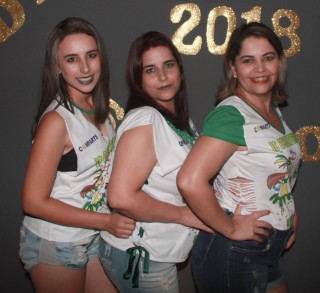 
<a style='margin-left: 5px;' class='btn btn-xs btn-social btn-facebook' href='https://www.facebook.com/sharer/sharer.php?u=https://www.galeramix.com.br/imagem/a58/800-800-90/conteudo/site_galerias/58/desenferruje-2018-71.jpg' rel='popup' data-width='500' data-height='400'><i class='fa fa-facebook'></i>Compartilhar <span class='hidden-xs'>no Facebook</span>
</a> 
<a class='btn btn-default btn-xs' target='_blank' href='imagem/a58/800-800-90/conteudo/site_galerias/58/desenferruje-2018-71.jpg'>
<span class='glyphicon glyphicon-cloud-download'></span> Salvar
</a>
