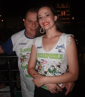 
<a style='margin-left: 5px;' class='btn btn-xs btn-social btn-facebook' href='https://www.facebook.com/sharer/sharer.php?u=https://www.galeramix.com.br/imagem/a58/800-800-90/conteudo/site_galerias/58/desenferruje-2018-81.jpg' rel='popup' data-width='500' data-height='400'><i class='fa fa-facebook'></i>Compartilhar <span class='hidden-xs'>no Facebook</span>
</a> 
<a class='btn btn-default btn-xs' target='_blank' href='imagem/a58/800-800-90/conteudo/site_galerias/58/desenferruje-2018-81.jpg'>
<span class='glyphicon glyphicon-cloud-download'></span> Salvar
</a>
