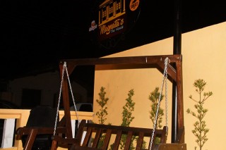 
                <a style='margin-left: 5px;' class='btn btn-xs btn-social btn-facebook' href='https://www.facebook.com/sharer/sharer.php?u=https://www.galeramix.com.br/imagem/a60/800-800-90/conteudo/site_galerias/60/magnatas-the-house-14.jpg' rel='popup' data-width='500' data-height='400'><i class='fa fa-facebook'></i>Compartilhar <span class='hidden-xs'>no Facebook</span>
            </a> 
            <a class='btn btn-default btn-xs' target='_blank' href='imagem/a60/800-800-90/conteudo/site_galerias/60/magnatas-the-house-14.jpg'>
                <span class='glyphicon glyphicon-cloud-download'></span> Salvar
            </a>
            