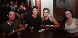 
<a style='margin-left: 5px;' class='btn btn-xs btn-social btn-facebook' href='https://www.facebook.com/sharer/sharer.php?u=https://www.galeramix.com.br/imagem/a60/800-800-90/conteudo/site_galerias/60/magnatas-the-house-21.jpg' rel='popup' data-width='500' data-height='400'><i class='fa fa-facebook'></i>Compartilhar <span class='hidden-xs'>no Facebook</span>
</a> 
<a class='btn btn-default btn-xs' target='_blank' href='imagem/a60/800-800-90/conteudo/site_galerias/60/magnatas-the-house-21.jpg'>
<span class='glyphicon glyphicon-cloud-download'></span> Salvar
</a>
