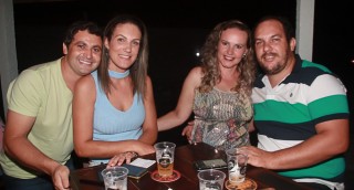 
<a style='margin-left: 5px;' class='btn btn-xs btn-social btn-facebook' href='https://www.facebook.com/sharer/sharer.php?u=https://www.galeramix.com.br/imagem/a60/800-800-90/conteudo/site_galerias/60/magnatas-the-house-26.jpg' rel='popup' data-width='500' data-height='400'><i class='fa fa-facebook'></i>Compartilhar <span class='hidden-xs'>no Facebook</span>
</a> 
<a class='btn btn-default btn-xs' target='_blank' href='imagem/a60/800-800-90/conteudo/site_galerias/60/magnatas-the-house-26.jpg'>
<span class='glyphicon glyphicon-cloud-download'></span> Salvar
</a>
