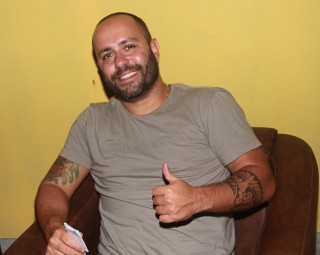 
<a style='margin-left: 5px;' class='btn btn-xs btn-social btn-facebook' href='https://www.facebook.com/sharer/sharer.php?u=https://www.galeramix.com.br/imagem/a60/800-800-90/conteudo/site_galerias/60/magnatas-the-house-36.jpg' rel='popup' data-width='500' data-height='400'><i class='fa fa-facebook'></i>Compartilhar <span class='hidden-xs'>no Facebook</span>
</a> 
<a class='btn btn-default btn-xs' target='_blank' href='imagem/a60/800-800-90/conteudo/site_galerias/60/magnatas-the-house-36.jpg'>
<span class='glyphicon glyphicon-cloud-download'></span> Salvar
</a>
