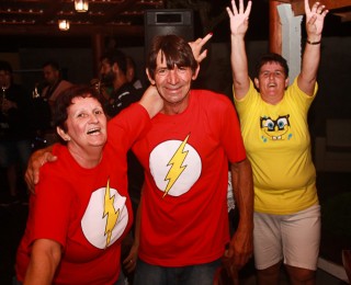 
<a style='margin-left: 5px;' class='btn btn-xs btn-social btn-facebook' href='https://www.facebook.com/sharer/sharer.php?u=https://www.galeramix.com.br/imagem/a60/800-800-90/conteudo/site_galerias/60/magnatas-the-house-49.jpg' rel='popup' data-width='500' data-height='400'><i class='fa fa-facebook'></i>Compartilhar <span class='hidden-xs'>no Facebook</span>
</a> 
<a class='btn btn-default btn-xs' target='_blank' href='imagem/a60/800-800-90/conteudo/site_galerias/60/magnatas-the-house-49.jpg'>
<span class='glyphicon glyphicon-cloud-download'></span> Salvar
</a>
