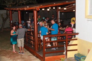 
<a style='margin-left: 5px;' class='btn btn-xs btn-social btn-facebook' href='https://www.facebook.com/sharer/sharer.php?u=https://www.galeramix.com.br/imagem/a60/800-800-90/conteudo/site_galerias/60/magnatas-the-house-52.jpg' rel='popup' data-width='500' data-height='400'><i class='fa fa-facebook'></i>Compartilhar <span class='hidden-xs'>no Facebook</span>
</a> 
<a class='btn btn-default btn-xs' target='_blank' href='imagem/a60/800-800-90/conteudo/site_galerias/60/magnatas-the-house-52.jpg'>
<span class='glyphicon glyphicon-cloud-download'></span> Salvar
</a>
