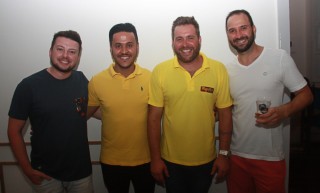 
<a style='margin-left: 5px;' class='btn btn-xs btn-social btn-facebook' href='https://www.facebook.com/sharer/sharer.php?u=https://www.galeramix.com.br/imagem/a60/800-800-90/conteudo/site_galerias/60/magnatas-the-house-53.jpg' rel='popup' data-width='500' data-height='400'><i class='fa fa-facebook'></i>Compartilhar <span class='hidden-xs'>no Facebook</span>
</a> 
<a class='btn btn-default btn-xs' target='_blank' href='imagem/a60/800-800-90/conteudo/site_galerias/60/magnatas-the-house-53.jpg'>
<span class='glyphicon glyphicon-cloud-download'></span> Salvar
</a>
