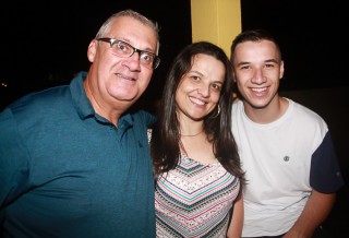 
<a style='margin-left: 5px;' class='btn btn-xs btn-social btn-facebook' href='https://www.facebook.com/sharer/sharer.php?u=https://www.galeramix.com.br/imagem/a60/800-800-90/conteudo/site_galerias/60/magnatas-the-house-59.jpg' rel='popup' data-width='500' data-height='400'><i class='fa fa-facebook'></i>Compartilhar <span class='hidden-xs'>no Facebook</span>
</a> 
<a class='btn btn-default btn-xs' target='_blank' href='imagem/a60/800-800-90/conteudo/site_galerias/60/magnatas-the-house-59.jpg'>
<span class='glyphicon glyphicon-cloud-download'></span> Salvar
</a>
