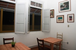 
<a style='margin-left: 5px;' class='btn btn-xs btn-social btn-facebook' href='https://www.facebook.com/sharer/sharer.php?u=https://www.galeramix.com.br/imagem/a60/800-800-90/conteudo/site_galerias/60/magnatas-the-house-7.jpg' rel='popup' data-width='500' data-height='400'><i class='fa fa-facebook'></i>Compartilhar <span class='hidden-xs'>no Facebook</span>
</a> 
<a class='btn btn-default btn-xs' target='_blank' href='imagem/a60/800-800-90/conteudo/site_galerias/60/magnatas-the-house-7.jpg'>
<span class='glyphicon glyphicon-cloud-download'></span> Salvar
</a>
