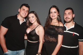 
                                    <a style='margin-left: 5px;' class='btn btn-xs btn-social btn-facebook' href='https://www.facebook.com/sharer/sharer.php?u=https://www.galeramix.com.br/imagem/a61/800-800-90/conteudo/site_galerias/61/canja-dos-amigos-2018-live-tijucas-1.jpg' rel='popup' data-width='500' data-height='400'><i class='fa fa-facebook'></i>Compartilhar <span class='hidden-xs'>no Facebook</span>
                                </a> 
                                <a class='btn btn-default btn-xs' target='_blank' href='imagem/a61/800-800-90/conteudo/site_galerias/61/canja-dos-amigos-2018-live-tijucas-1.jpg'>
                                    <span class='glyphicon glyphicon-cloud-download'></span> Salvar
                                </a>
                                