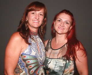 
                                <a style='margin-left: 5px;' class='btn btn-xs btn-social btn-facebook' href='https://www.facebook.com/sharer/sharer.php?u=https://www.galeramix.com.br/imagem/a61/800-800-90/conteudo/site_galerias/61/canja-dos-amigos-2018-live-tijucas-10.jpg' rel='popup' data-width='500' data-height='400'><i class='fa fa-facebook'></i>Compartilhar <span class='hidden-xs'>no Facebook</span>
                            </a> 
                            <a class='btn btn-default btn-xs' target='_blank' href='imagem/a61/800-800-90/conteudo/site_galerias/61/canja-dos-amigos-2018-live-tijucas-10.jpg'>
                                <span class='glyphicon glyphicon-cloud-download'></span> Salvar
                            </a>
                            