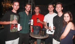 
                        <a style='margin-left: 5px;' class='btn btn-xs btn-social btn-facebook' href='https://www.facebook.com/sharer/sharer.php?u=https://www.galeramix.com.br/imagem/a61/800-800-90/conteudo/site_galerias/61/canja-dos-amigos-2018-live-tijucas-12.jpg' rel='popup' data-width='500' data-height='400'><i class='fa fa-facebook'></i>Compartilhar <span class='hidden-xs'>no Facebook</span>
                    </a> 
                    <a class='btn btn-default btn-xs' target='_blank' href='imagem/a61/800-800-90/conteudo/site_galerias/61/canja-dos-amigos-2018-live-tijucas-12.jpg'>
                        <span class='glyphicon glyphicon-cloud-download'></span> Salvar
                    </a>
                    