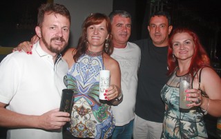 
<a style='margin-left: 5px;' class='btn btn-xs btn-social btn-facebook' href='https://www.facebook.com/sharer/sharer.php?u=https://www.galeramix.com.br/imagem/a61/800-800-90/conteudo/site_galerias/61/canja-dos-amigos-2018-live-tijucas-21.jpg' rel='popup' data-width='500' data-height='400'><i class='fa fa-facebook'></i>Compartilhar <span class='hidden-xs'>no Facebook</span>
</a> 
<a class='btn btn-default btn-xs' target='_blank' href='imagem/a61/800-800-90/conteudo/site_galerias/61/canja-dos-amigos-2018-live-tijucas-21.jpg'>
<span class='glyphicon glyphicon-cloud-download'></span> Salvar
</a>
