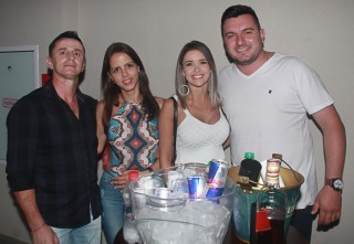 
<a style='margin-left: 5px;' class='btn btn-xs btn-social btn-facebook' href='https://www.facebook.com/sharer/sharer.php?u=https://www.galeramix.com.br/imagem/a61/800-800-90/conteudo/site_galerias/61/canja-dos-amigos-2018-live-tijucas-28.jpg' rel='popup' data-width='500' data-height='400'><i class='fa fa-facebook'></i>Compartilhar <span class='hidden-xs'>no Facebook</span>
</a> 
<a class='btn btn-default btn-xs' target='_blank' href='imagem/a61/800-800-90/conteudo/site_galerias/61/canja-dos-amigos-2018-live-tijucas-28.jpg'>
<span class='glyphicon glyphicon-cloud-download'></span> Salvar
</a>
