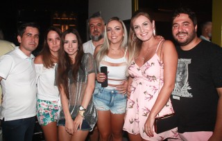 
<a style='margin-left: 5px;' class='btn btn-xs btn-social btn-facebook' href='https://www.facebook.com/sharer/sharer.php?u=https://www.galeramix.com.br/imagem/a61/800-800-90/conteudo/site_galerias/61/canja-dos-amigos-2018-live-tijucas-53.jpg' rel='popup' data-width='500' data-height='400'><i class='fa fa-facebook'></i>Compartilhar <span class='hidden-xs'>no Facebook</span>
</a> 
<a class='btn btn-default btn-xs' target='_blank' href='imagem/a61/800-800-90/conteudo/site_galerias/61/canja-dos-amigos-2018-live-tijucas-53.jpg'>
<span class='glyphicon glyphicon-cloud-download'></span> Salvar
</a>
