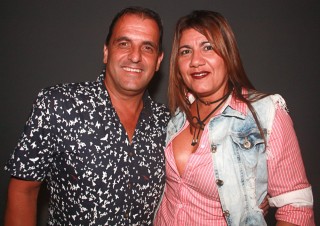 
<a style='margin-left: 5px;' class='btn btn-xs btn-social btn-facebook' href='https://www.facebook.com/sharer/sharer.php?u=https://www.galeramix.com.br/imagem/a61/800-800-90/conteudo/site_galerias/61/canja-dos-amigos-2018-live-tijucas-9.jpg' rel='popup' data-width='500' data-height='400'><i class='fa fa-facebook'></i>Compartilhar <span class='hidden-xs'>no Facebook</span>
</a> 
<a class='btn btn-default btn-xs' target='_blank' href='imagem/a61/800-800-90/conteudo/site_galerias/61/canja-dos-amigos-2018-live-tijucas-9.jpg'>
<span class='glyphicon glyphicon-cloud-download'></span> Salvar
</a>
