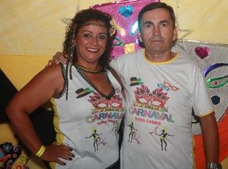 
                                    <a style='margin-left: 5px;' class='btn btn-xs btn-social btn-facebook' href='https://www.facebook.com/sharer/sharer.php?u=https://www.galeramix.com.br/imagem/a63/800-800-90/conteudo/site_galerias/63/baile-de-carnaval-para-casais-ctg-fogao-de-lenha-tijucas-1.jpg' rel='popup' data-width='500' data-height='400'><i class='fa fa-facebook'></i>Compartilhar <span class='hidden-xs'>no Facebook</span>
                                </a> 
                                <a class='btn btn-default btn-xs' target='_blank' href='imagem/a63/800-800-90/conteudo/site_galerias/63/baile-de-carnaval-para-casais-ctg-fogao-de-lenha-tijucas-1.jpg'>
                                    <span class='glyphicon glyphicon-cloud-download'></span> Salvar
                                </a>
                                