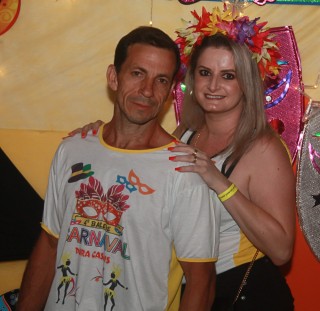 
<a style='margin-left: 5px;' class='btn btn-xs btn-social btn-facebook' href='https://www.facebook.com/sharer/sharer.php?u=https://www.galeramix.com.br/imagem/a63/800-800-90/conteudo/site_galerias/63/baile-de-carnaval-para-casais-ctg-fogao-de-lenha-tijucas-114.jpg' rel='popup' data-width='500' data-height='400'><i class='fa fa-facebook'></i>Compartilhar <span class='hidden-xs'>no Facebook</span>
</a> 
<a class='btn btn-default btn-xs' target='_blank' href='imagem/a63/800-800-90/conteudo/site_galerias/63/baile-de-carnaval-para-casais-ctg-fogao-de-lenha-tijucas-114.jpg'>
<span class='glyphicon glyphicon-cloud-download'></span> Salvar
</a>
