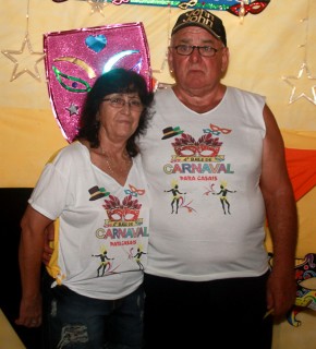 
<a style='margin-left: 5px;' class='btn btn-xs btn-social btn-facebook' href='https://www.facebook.com/sharer/sharer.php?u=https://www.galeramix.com.br/imagem/a63/800-800-90/conteudo/site_galerias/63/baile-de-carnaval-para-casais-ctg-fogao-de-lenha-tijucas-118.jpg' rel='popup' data-width='500' data-height='400'><i class='fa fa-facebook'></i>Compartilhar <span class='hidden-xs'>no Facebook</span>
</a> 
<a class='btn btn-default btn-xs' target='_blank' href='imagem/a63/800-800-90/conteudo/site_galerias/63/baile-de-carnaval-para-casais-ctg-fogao-de-lenha-tijucas-118.jpg'>
<span class='glyphicon glyphicon-cloud-download'></span> Salvar
</a>
