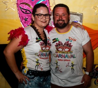 
<a style='margin-left: 5px;' class='btn btn-xs btn-social btn-facebook' href='https://www.facebook.com/sharer/sharer.php?u=https://www.galeramix.com.br/imagem/a63/800-800-90/conteudo/site_galerias/63/baile-de-carnaval-para-casais-ctg-fogao-de-lenha-tijucas-123.jpg' rel='popup' data-width='500' data-height='400'><i class='fa fa-facebook'></i>Compartilhar <span class='hidden-xs'>no Facebook</span>
</a> 
<a class='btn btn-default btn-xs' target='_blank' href='imagem/a63/800-800-90/conteudo/site_galerias/63/baile-de-carnaval-para-casais-ctg-fogao-de-lenha-tijucas-123.jpg'>
<span class='glyphicon glyphicon-cloud-download'></span> Salvar
</a>
