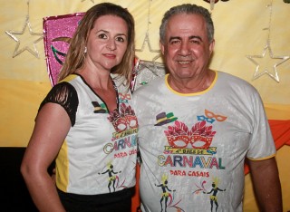 
<a style='margin-left: 5px;' class='btn btn-xs btn-social btn-facebook' href='https://www.facebook.com/sharer/sharer.php?u=https://www.galeramix.com.br/imagem/a63/800-800-90/conteudo/site_galerias/63/baile-de-carnaval-para-casais-ctg-fogao-de-lenha-tijucas-125.jpg' rel='popup' data-width='500' data-height='400'><i class='fa fa-facebook'></i>Compartilhar <span class='hidden-xs'>no Facebook</span>
</a> 
<a class='btn btn-default btn-xs' target='_blank' href='imagem/a63/800-800-90/conteudo/site_galerias/63/baile-de-carnaval-para-casais-ctg-fogao-de-lenha-tijucas-125.jpg'>
<span class='glyphicon glyphicon-cloud-download'></span> Salvar
</a>
