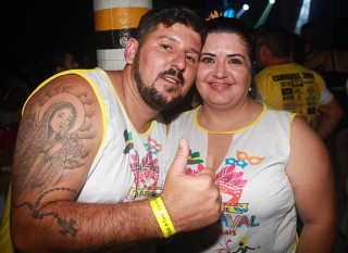 
<a style='margin-left: 5px;' class='btn btn-xs btn-social btn-facebook' href='https://www.facebook.com/sharer/sharer.php?u=https://www.galeramix.com.br/imagem/a63/800-800-90/conteudo/site_galerias/63/baile-de-carnaval-para-casais-ctg-fogao-de-lenha-tijucas-128.jpg' rel='popup' data-width='500' data-height='400'><i class='fa fa-facebook'></i>Compartilhar <span class='hidden-xs'>no Facebook</span>
</a> 
<a class='btn btn-default btn-xs' target='_blank' href='imagem/a63/800-800-90/conteudo/site_galerias/63/baile-de-carnaval-para-casais-ctg-fogao-de-lenha-tijucas-128.jpg'>
<span class='glyphicon glyphicon-cloud-download'></span> Salvar
</a>
