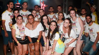 
<a style='margin-left: 5px;' class='btn btn-xs btn-social btn-facebook' href='https://www.facebook.com/sharer/sharer.php?u=https://www.galeramix.com.br/imagem/a63/800-800-90/conteudo/site_galerias/63/baile-de-carnaval-para-casais-ctg-fogao-de-lenha-tijucas-136.jpg' rel='popup' data-width='500' data-height='400'><i class='fa fa-facebook'></i>Compartilhar <span class='hidden-xs'>no Facebook</span>
</a> 
<a class='btn btn-default btn-xs' target='_blank' href='imagem/a63/800-800-90/conteudo/site_galerias/63/baile-de-carnaval-para-casais-ctg-fogao-de-lenha-tijucas-136.jpg'>
<span class='glyphicon glyphicon-cloud-download'></span> Salvar
</a>
