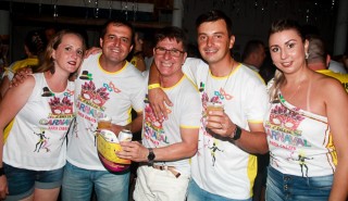 
<a style='margin-left: 5px;' class='btn btn-xs btn-social btn-facebook' href='https://www.facebook.com/sharer/sharer.php?u=https://www.galeramix.com.br/imagem/a63/800-800-90/conteudo/site_galerias/63/baile-de-carnaval-para-casais-ctg-fogao-de-lenha-tijucas-139.jpg' rel='popup' data-width='500' data-height='400'><i class='fa fa-facebook'></i>Compartilhar <span class='hidden-xs'>no Facebook</span>
</a> 
<a class='btn btn-default btn-xs' target='_blank' href='imagem/a63/800-800-90/conteudo/site_galerias/63/baile-de-carnaval-para-casais-ctg-fogao-de-lenha-tijucas-139.jpg'>
<span class='glyphicon glyphicon-cloud-download'></span> Salvar
</a>
