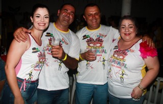 
<a style='margin-left: 5px;' class='btn btn-xs btn-social btn-facebook' href='https://www.facebook.com/sharer/sharer.php?u=https://www.galeramix.com.br/imagem/a63/800-800-90/conteudo/site_galerias/63/baile-de-carnaval-para-casais-ctg-fogao-de-lenha-tijucas-141.jpg' rel='popup' data-width='500' data-height='400'><i class='fa fa-facebook'></i>Compartilhar <span class='hidden-xs'>no Facebook</span>
</a> 
<a class='btn btn-default btn-xs' target='_blank' href='imagem/a63/800-800-90/conteudo/site_galerias/63/baile-de-carnaval-para-casais-ctg-fogao-de-lenha-tijucas-141.jpg'>
<span class='glyphicon glyphicon-cloud-download'></span> Salvar
</a>
