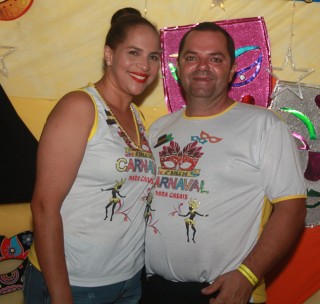 
<a style='margin-left: 5px;' class='btn btn-xs btn-social btn-facebook' href='https://www.facebook.com/sharer/sharer.php?u=https://www.galeramix.com.br/imagem/a63/800-800-90/conteudo/site_galerias/63/baile-de-carnaval-para-casais-ctg-fogao-de-lenha-tijucas-15.jpg' rel='popup' data-width='500' data-height='400'><i class='fa fa-facebook'></i>Compartilhar <span class='hidden-xs'>no Facebook</span>
</a> 
<a class='btn btn-default btn-xs' target='_blank' href='imagem/a63/800-800-90/conteudo/site_galerias/63/baile-de-carnaval-para-casais-ctg-fogao-de-lenha-tijucas-15.jpg'>
<span class='glyphicon glyphicon-cloud-download'></span> Salvar
</a>
