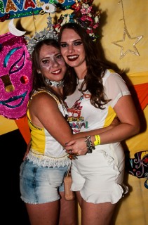 
<a style='margin-left: 5px;' class='btn btn-xs btn-social btn-facebook' href='https://www.facebook.com/sharer/sharer.php?u=https://www.galeramix.com.br/imagem/a63/800-800-90/conteudo/site_galerias/63/baile-de-carnaval-para-casais-ctg-fogao-de-lenha-tijucas-154.jpg' rel='popup' data-width='500' data-height='400'><i class='fa fa-facebook'></i>Compartilhar <span class='hidden-xs'>no Facebook</span>
</a> 
<a class='btn btn-default btn-xs' target='_blank' href='imagem/a63/800-800-90/conteudo/site_galerias/63/baile-de-carnaval-para-casais-ctg-fogao-de-lenha-tijucas-154.jpg'>
<span class='glyphicon glyphicon-cloud-download'></span> Salvar
</a>
