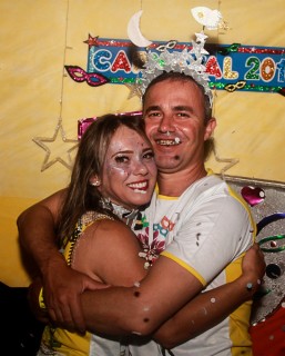 
<a style='margin-left: 5px;' class='btn btn-xs btn-social btn-facebook' href='https://www.facebook.com/sharer/sharer.php?u=https://www.galeramix.com.br/imagem/a63/800-800-90/conteudo/site_galerias/63/baile-de-carnaval-para-casais-ctg-fogao-de-lenha-tijucas-155.jpg' rel='popup' data-width='500' data-height='400'><i class='fa fa-facebook'></i>Compartilhar <span class='hidden-xs'>no Facebook</span>
</a> 
<a class='btn btn-default btn-xs' target='_blank' href='imagem/a63/800-800-90/conteudo/site_galerias/63/baile-de-carnaval-para-casais-ctg-fogao-de-lenha-tijucas-155.jpg'>
<span class='glyphicon glyphicon-cloud-download'></span> Salvar
</a>
