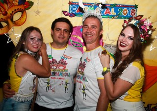 
<a style='margin-left: 5px;' class='btn btn-xs btn-social btn-facebook' href='https://www.facebook.com/sharer/sharer.php?u=https://www.galeramix.com.br/imagem/a63/800-800-90/conteudo/site_galerias/63/baile-de-carnaval-para-casais-ctg-fogao-de-lenha-tijucas-156.jpg' rel='popup' data-width='500' data-height='400'><i class='fa fa-facebook'></i>Compartilhar <span class='hidden-xs'>no Facebook</span>
</a> 
<a class='btn btn-default btn-xs' target='_blank' href='imagem/a63/800-800-90/conteudo/site_galerias/63/baile-de-carnaval-para-casais-ctg-fogao-de-lenha-tijucas-156.jpg'>
<span class='glyphicon glyphicon-cloud-download'></span> Salvar
</a>
