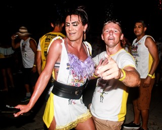 
<a style='margin-left: 5px;' class='btn btn-xs btn-social btn-facebook' href='https://www.facebook.com/sharer/sharer.php?u=https://www.galeramix.com.br/imagem/a63/800-800-90/conteudo/site_galerias/63/baile-de-carnaval-para-casais-ctg-fogao-de-lenha-tijucas-159.jpg' rel='popup' data-width='500' data-height='400'><i class='fa fa-facebook'></i>Compartilhar <span class='hidden-xs'>no Facebook</span>
</a> 
<a class='btn btn-default btn-xs' target='_blank' href='imagem/a63/800-800-90/conteudo/site_galerias/63/baile-de-carnaval-para-casais-ctg-fogao-de-lenha-tijucas-159.jpg'>
<span class='glyphicon glyphicon-cloud-download'></span> Salvar
</a>
