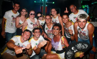 
<a style='margin-left: 5px;' class='btn btn-xs btn-social btn-facebook' href='https://www.facebook.com/sharer/sharer.php?u=https://www.galeramix.com.br/imagem/a63/800-800-90/conteudo/site_galerias/63/baile-de-carnaval-para-casais-ctg-fogao-de-lenha-tijucas-160.jpg' rel='popup' data-width='500' data-height='400'><i class='fa fa-facebook'></i>Compartilhar <span class='hidden-xs'>no Facebook</span>
</a> 
<a class='btn btn-default btn-xs' target='_blank' href='imagem/a63/800-800-90/conteudo/site_galerias/63/baile-de-carnaval-para-casais-ctg-fogao-de-lenha-tijucas-160.jpg'>
<span class='glyphicon glyphicon-cloud-download'></span> Salvar
</a>
