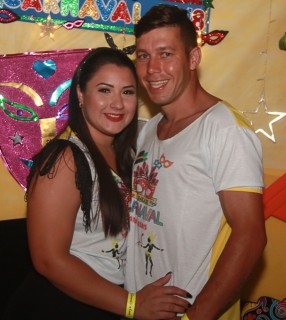 
<a style='margin-left: 5px;' class='btn btn-xs btn-social btn-facebook' href='https://www.facebook.com/sharer/sharer.php?u=https://www.galeramix.com.br/imagem/a63/800-800-90/conteudo/site_galerias/63/baile-de-carnaval-para-casais-ctg-fogao-de-lenha-tijucas-17.jpg' rel='popup' data-width='500' data-height='400'><i class='fa fa-facebook'></i>Compartilhar <span class='hidden-xs'>no Facebook</span>
</a> 
<a class='btn btn-default btn-xs' target='_blank' href='imagem/a63/800-800-90/conteudo/site_galerias/63/baile-de-carnaval-para-casais-ctg-fogao-de-lenha-tijucas-17.jpg'>
<span class='glyphicon glyphicon-cloud-download'></span> Salvar
</a>
