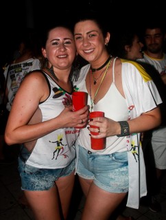 
<a style='margin-left: 5px;' class='btn btn-xs btn-social btn-facebook' href='https://www.facebook.com/sharer/sharer.php?u=https://www.galeramix.com.br/imagem/a63/800-800-90/conteudo/site_galerias/63/baile-de-carnaval-para-casais-ctg-fogao-de-lenha-tijucas-176.jpg' rel='popup' data-width='500' data-height='400'><i class='fa fa-facebook'></i>Compartilhar <span class='hidden-xs'>no Facebook</span>
</a> 
<a class='btn btn-default btn-xs' target='_blank' href='imagem/a63/800-800-90/conteudo/site_galerias/63/baile-de-carnaval-para-casais-ctg-fogao-de-lenha-tijucas-176.jpg'>
<span class='glyphicon glyphicon-cloud-download'></span> Salvar
</a>
