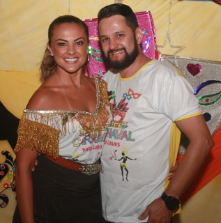 
<a style='margin-left: 5px;' class='btn btn-xs btn-social btn-facebook' href='https://www.facebook.com/sharer/sharer.php?u=https://www.galeramix.com.br/imagem/a63/800-800-90/conteudo/site_galerias/63/baile-de-carnaval-para-casais-ctg-fogao-de-lenha-tijucas-20.jpg' rel='popup' data-width='500' data-height='400'><i class='fa fa-facebook'></i>Compartilhar <span class='hidden-xs'>no Facebook</span>
</a> 
<a class='btn btn-default btn-xs' target='_blank' href='imagem/a63/800-800-90/conteudo/site_galerias/63/baile-de-carnaval-para-casais-ctg-fogao-de-lenha-tijucas-20.jpg'>
<span class='glyphicon glyphicon-cloud-download'></span> Salvar
</a>
