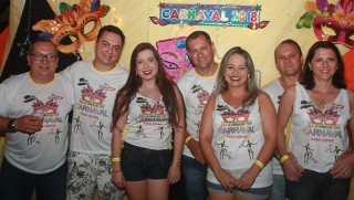 
<a style='margin-left: 5px;' class='btn btn-xs btn-social btn-facebook' href='https://www.facebook.com/sharer/sharer.php?u=https://www.galeramix.com.br/imagem/a63/800-800-90/conteudo/site_galerias/63/baile-de-carnaval-para-casais-ctg-fogao-de-lenha-tijucas-203.jpg' rel='popup' data-width='500' data-height='400'><i class='fa fa-facebook'></i>Compartilhar <span class='hidden-xs'>no Facebook</span>
</a> 
<a class='btn btn-default btn-xs' target='_blank' href='imagem/a63/800-800-90/conteudo/site_galerias/63/baile-de-carnaval-para-casais-ctg-fogao-de-lenha-tijucas-203.jpg'>
<span class='glyphicon glyphicon-cloud-download'></span> Salvar
</a>
