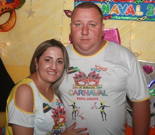 
<a style='margin-left: 5px;' class='btn btn-xs btn-social btn-facebook' href='https://www.facebook.com/sharer/sharer.php?u=https://www.galeramix.com.br/imagem/a63/800-800-90/conteudo/site_galerias/63/baile-de-carnaval-para-casais-ctg-fogao-de-lenha-tijucas-209.jpg' rel='popup' data-width='500' data-height='400'><i class='fa fa-facebook'></i>Compartilhar <span class='hidden-xs'>no Facebook</span>
</a> 
<a class='btn btn-default btn-xs' target='_blank' href='imagem/a63/800-800-90/conteudo/site_galerias/63/baile-de-carnaval-para-casais-ctg-fogao-de-lenha-tijucas-209.jpg'>
<span class='glyphicon glyphicon-cloud-download'></span> Salvar
</a>
