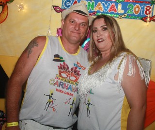 
<a style='margin-left: 5px;' class='btn btn-xs btn-social btn-facebook' href='https://www.facebook.com/sharer/sharer.php?u=https://www.galeramix.com.br/imagem/a63/800-800-90/conteudo/site_galerias/63/baile-de-carnaval-para-casais-ctg-fogao-de-lenha-tijucas-213.jpg' rel='popup' data-width='500' data-height='400'><i class='fa fa-facebook'></i>Compartilhar <span class='hidden-xs'>no Facebook</span>
</a> 
<a class='btn btn-default btn-xs' target='_blank' href='imagem/a63/800-800-90/conteudo/site_galerias/63/baile-de-carnaval-para-casais-ctg-fogao-de-lenha-tijucas-213.jpg'>
<span class='glyphicon glyphicon-cloud-download'></span> Salvar
</a>
