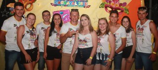 
<a style='margin-left: 5px;' class='btn btn-xs btn-social btn-facebook' href='https://www.facebook.com/sharer/sharer.php?u=https://www.galeramix.com.br/imagem/a63/800-800-90/conteudo/site_galerias/63/baile-de-carnaval-para-casais-ctg-fogao-de-lenha-tijucas-22.jpg' rel='popup' data-width='500' data-height='400'><i class='fa fa-facebook'></i>Compartilhar <span class='hidden-xs'>no Facebook</span>
</a> 
<a class='btn btn-default btn-xs' target='_blank' href='imagem/a63/800-800-90/conteudo/site_galerias/63/baile-de-carnaval-para-casais-ctg-fogao-de-lenha-tijucas-22.jpg'>
<span class='glyphicon glyphicon-cloud-download'></span> Salvar
</a>
