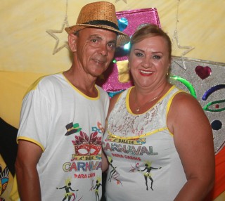 
<a style='margin-left: 5px;' class='btn btn-xs btn-social btn-facebook' href='https://www.facebook.com/sharer/sharer.php?u=https://www.galeramix.com.br/imagem/a63/800-800-90/conteudo/site_galerias/63/baile-de-carnaval-para-casais-ctg-fogao-de-lenha-tijucas-220.jpg' rel='popup' data-width='500' data-height='400'><i class='fa fa-facebook'></i>Compartilhar <span class='hidden-xs'>no Facebook</span>
</a> 
<a class='btn btn-default btn-xs' target='_blank' href='imagem/a63/800-800-90/conteudo/site_galerias/63/baile-de-carnaval-para-casais-ctg-fogao-de-lenha-tijucas-220.jpg'>
<span class='glyphicon glyphicon-cloud-download'></span> Salvar
</a>
