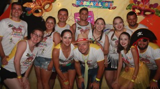 
<a style='margin-left: 5px;' class='btn btn-xs btn-social btn-facebook' href='https://www.facebook.com/sharer/sharer.php?u=https://www.galeramix.com.br/imagem/a63/800-800-90/conteudo/site_galerias/63/baile-de-carnaval-para-casais-ctg-fogao-de-lenha-tijucas-33.jpg' rel='popup' data-width='500' data-height='400'><i class='fa fa-facebook'></i>Compartilhar <span class='hidden-xs'>no Facebook</span>
</a> 
<a class='btn btn-default btn-xs' target='_blank' href='imagem/a63/800-800-90/conteudo/site_galerias/63/baile-de-carnaval-para-casais-ctg-fogao-de-lenha-tijucas-33.jpg'>
<span class='glyphicon glyphicon-cloud-download'></span> Salvar
</a>
