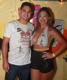 
<a style='margin-left: 5px;' class='btn btn-xs btn-social btn-facebook' href='https://www.facebook.com/sharer/sharer.php?u=https://www.galeramix.com.br/imagem/a63/800-800-90/conteudo/site_galerias/63/baile-de-carnaval-para-casais-ctg-fogao-de-lenha-tijucas-4.jpg' rel='popup' data-width='500' data-height='400'><i class='fa fa-facebook'></i>Compartilhar <span class='hidden-xs'>no Facebook</span>
</a> 
<a class='btn btn-default btn-xs' target='_blank' href='imagem/a63/800-800-90/conteudo/site_galerias/63/baile-de-carnaval-para-casais-ctg-fogao-de-lenha-tijucas-4.jpg'>
<span class='glyphicon glyphicon-cloud-download'></span> Salvar
</a>
