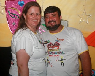 
<a style='margin-left: 5px;' class='btn btn-xs btn-social btn-facebook' href='https://www.facebook.com/sharer/sharer.php?u=https://www.galeramix.com.br/imagem/a63/800-800-90/conteudo/site_galerias/63/baile-de-carnaval-para-casais-ctg-fogao-de-lenha-tijucas-41.jpg' rel='popup' data-width='500' data-height='400'><i class='fa fa-facebook'></i>Compartilhar <span class='hidden-xs'>no Facebook</span>
</a> 
<a class='btn btn-default btn-xs' target='_blank' href='imagem/a63/800-800-90/conteudo/site_galerias/63/baile-de-carnaval-para-casais-ctg-fogao-de-lenha-tijucas-41.jpg'>
<span class='glyphicon glyphicon-cloud-download'></span> Salvar
</a>
