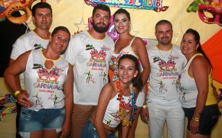 
<a style='margin-left: 5px;' class='btn btn-xs btn-social btn-facebook' href='https://www.facebook.com/sharer/sharer.php?u=https://www.galeramix.com.br/imagem/a63/800-800-90/conteudo/site_galerias/63/baile-de-carnaval-para-casais-ctg-fogao-de-lenha-tijucas-43.jpg' rel='popup' data-width='500' data-height='400'><i class='fa fa-facebook'></i>Compartilhar <span class='hidden-xs'>no Facebook</span>
</a> 
<a class='btn btn-default btn-xs' target='_blank' href='imagem/a63/800-800-90/conteudo/site_galerias/63/baile-de-carnaval-para-casais-ctg-fogao-de-lenha-tijucas-43.jpg'>
<span class='glyphicon glyphicon-cloud-download'></span> Salvar
</a>
